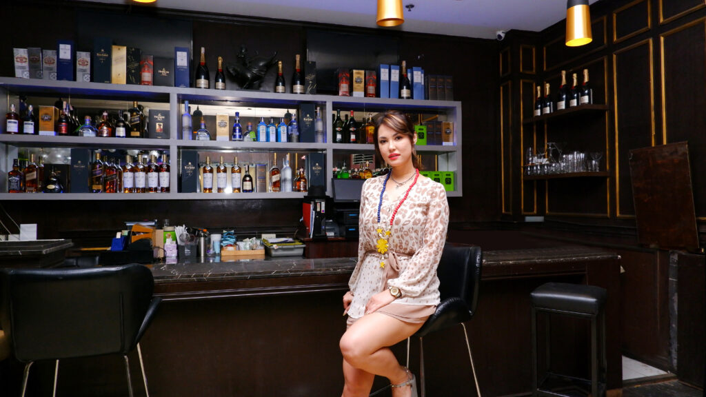 maria ozawa bars and restaurants